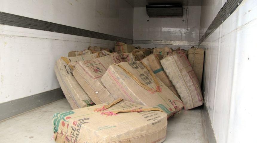 Adana'da 20 G&uuml;nde 473 Bin 418 Paket Ka&ccedil;ak Sigara Ele Ge&ccedil;irildi