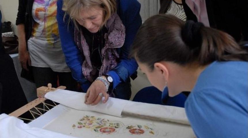 &Ccedil;alışmak İ&ccedil;in Evinden &Ccedil;ıkamayan Kadınlara Ev Tekstili Eğitimi