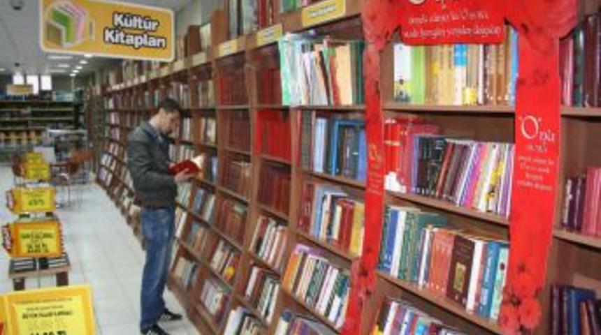 Kutlu Doğum'da Kitap Satışlarında Talep Patlaması Yaşanıyor