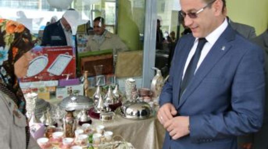 Osmaniye'de &Ouml;ğrenciler Yararına Kermes A&ccedil;ıldı