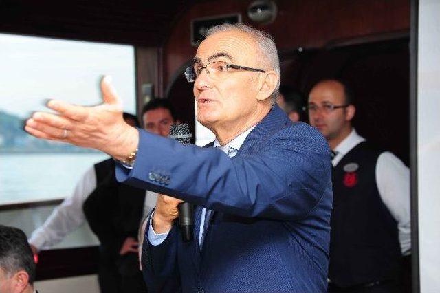 Başkan Yılmaz, Genç İş Adamları İle Bir Araya Geldi