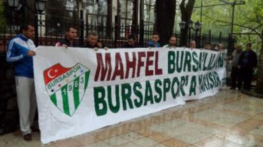 Bursasporlu Taraftarlar Mahfel İ&ccedil;in Toplandı