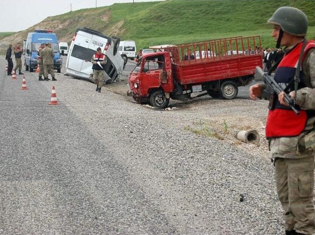 Batman&rsquo;da Trafik Kazası: 10 Yaralı