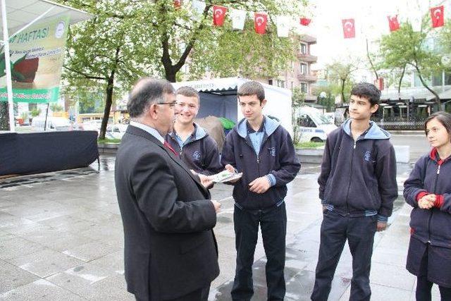 Vali Yılmaz, Liseli Turizm Elçilerini Uğurladı