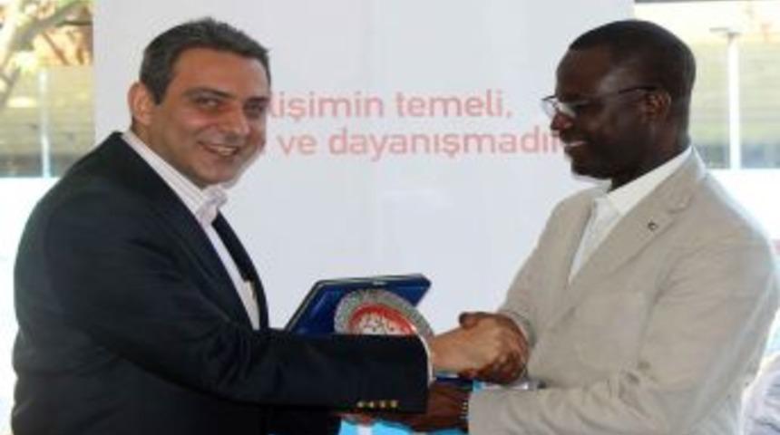 Gana'dan Tekstil Daveti: Gelin &Uuml;lkemizde Pamuk &Uuml;retip Işleyin