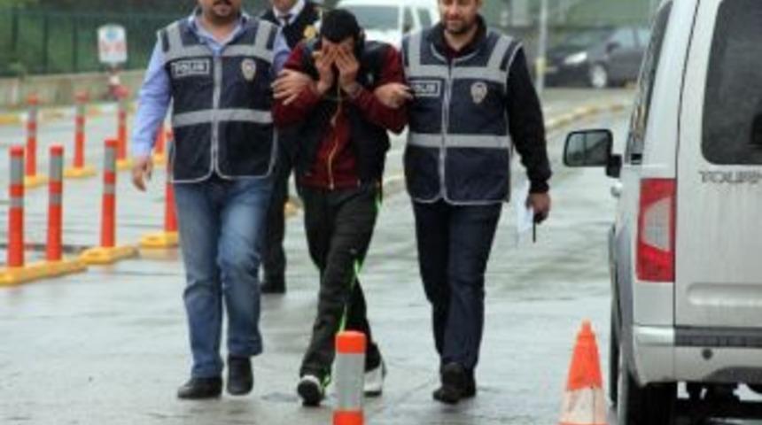 Girdiği Evde Hırsızlık Yaparken Yakalandı