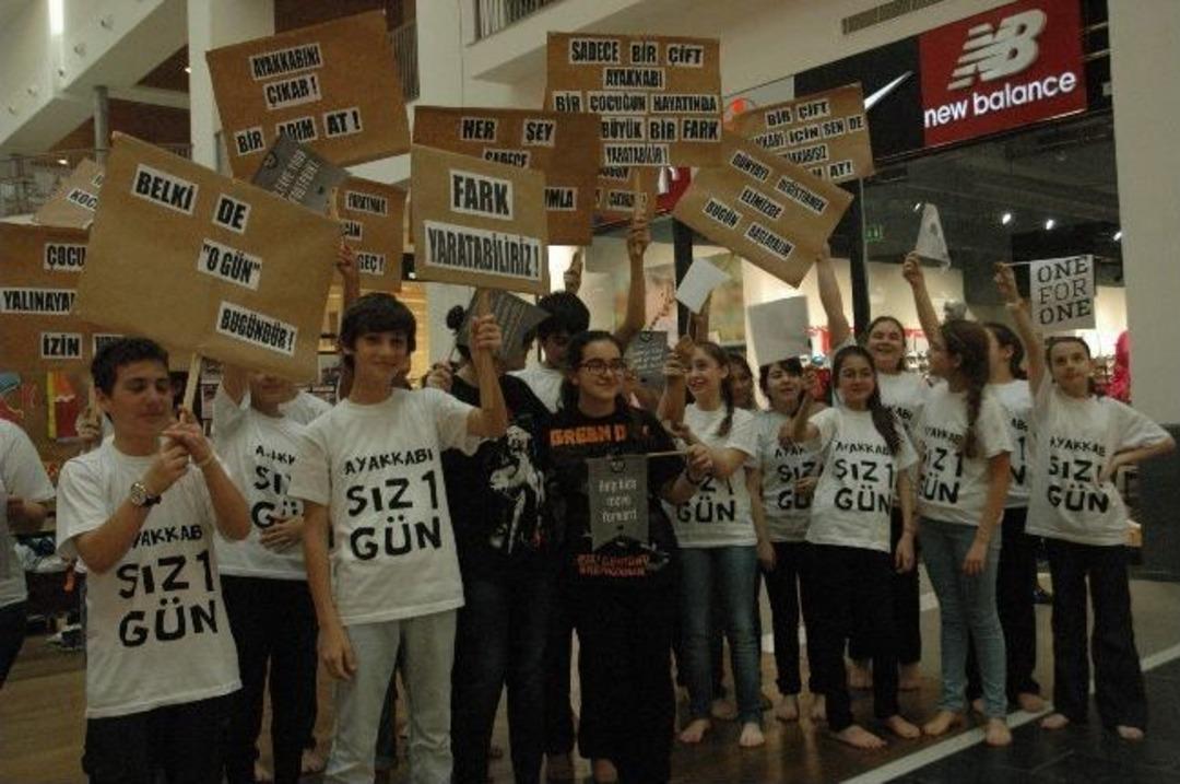 &Uuml;lkem Koleji'nden 'ayakkabısız Bir G&uuml;n' Projesi