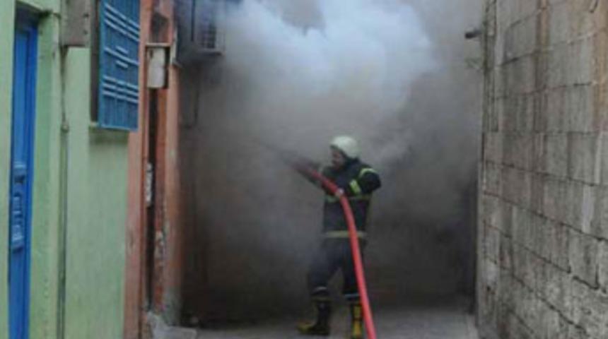 Mahalleyi basıp evleri ateşe verdiler