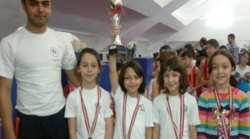 Orhangazi Koleji Artistik Cimnastikte Il Ikincisi Oldu