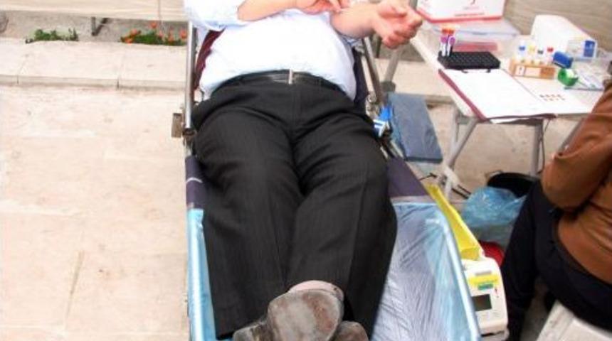 TUREM Kan Bağışında Bulundu