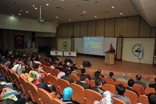 Yyü’de “hz. Peygamber Ve İnsan Onuru” Konferansı