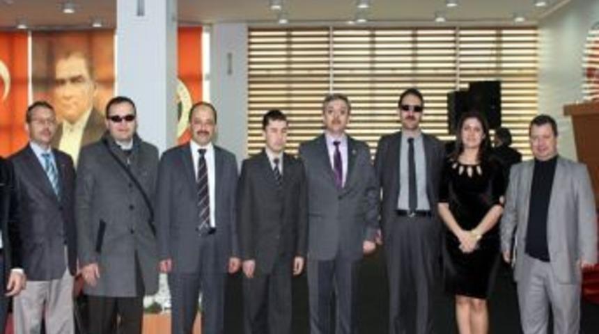 Kastamonu &Uuml;niversitesi G&ouml;rme Engellilerin Hizmetinde