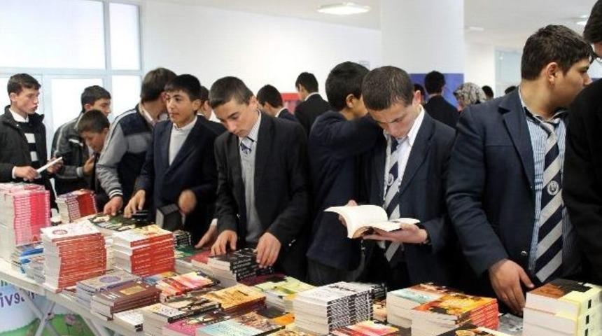 Kitap Okuma Şenliği&rsquo;nin 5&rsquo;inci Durağı Akdağmadeni