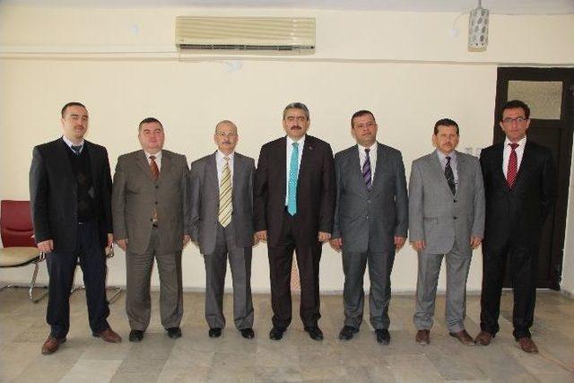 Ertuğrul Erkişi, İ 3