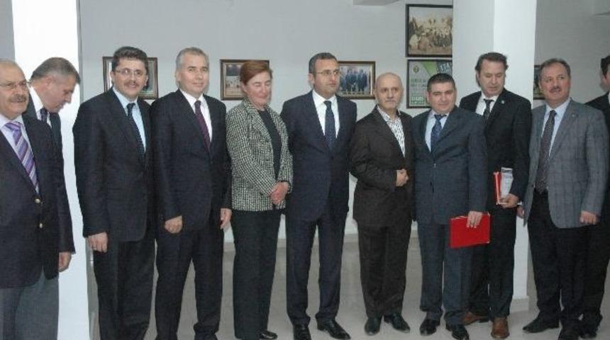 Avrupa &Uuml;lkelerine S&uuml;t İhracı Onayı Alan Firmalara Plaket