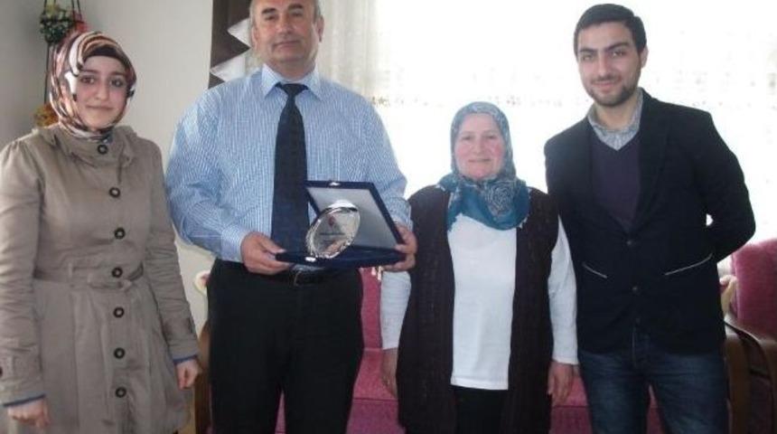 G&ouml;n&uuml;l El&ccedil;ileri Şehit Aileleri İ&ccedil;in Seferber Oldular