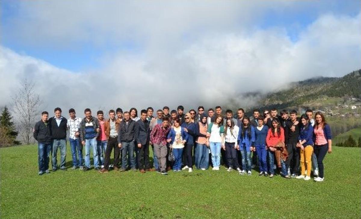 Ar&uuml;&rsquo;l&uuml; &Ouml;ğrenciler, Artvin &Ccedil;oruh &Uuml;niversitesi&rsquo;ni Ziyaret Etti