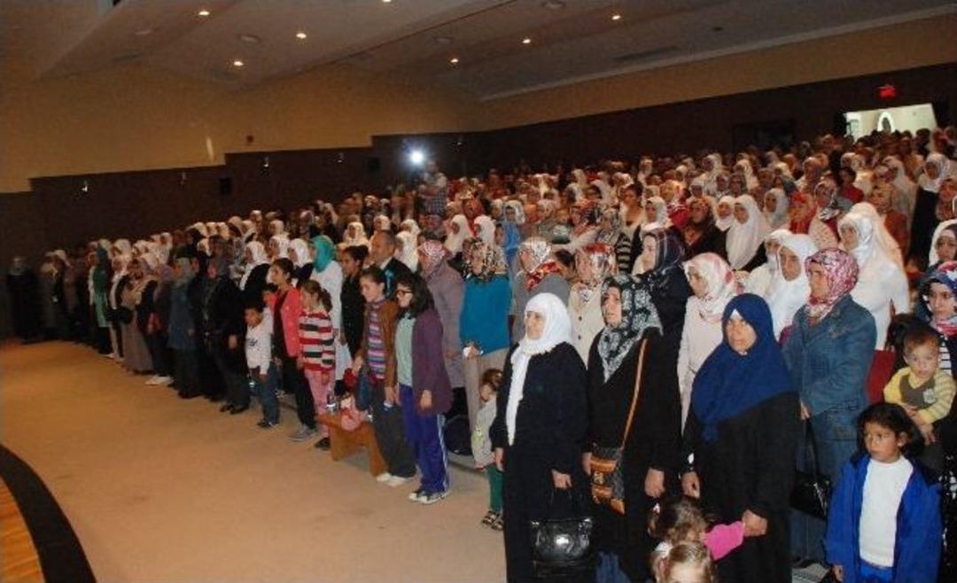 400 Kişilik Salonu 1000 Kişi Hınca Hın&ccedil; Doldurdu