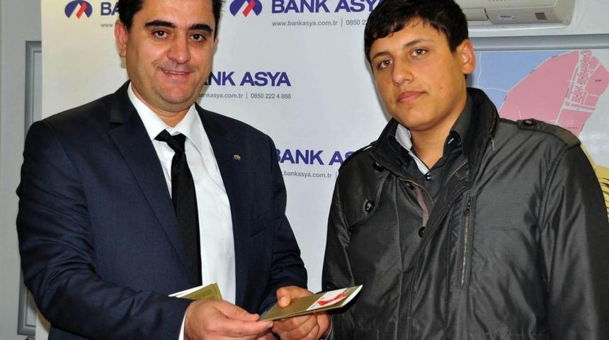 Bank Asya, Başarılı &Ouml;ğrencilere Altın Hesap Hediye Etti