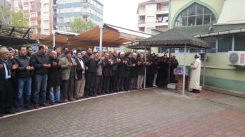 Maganda Kurşunuyla &Ouml;len Kadın Toprağa Verildi