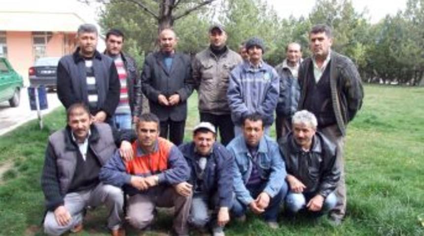 Belediye Iş&ccedil;ileri, Iş Bırakma Eylemi Yaptı