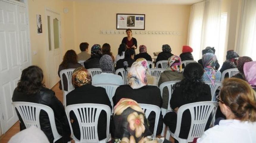 Eskişehir'de Kadınlara &lsquo;aile İ&ccedil;i Eğitim&rsquo; Toplantısı