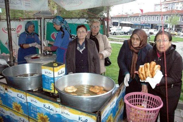 Annelerden Kutlu Doğum Lokması