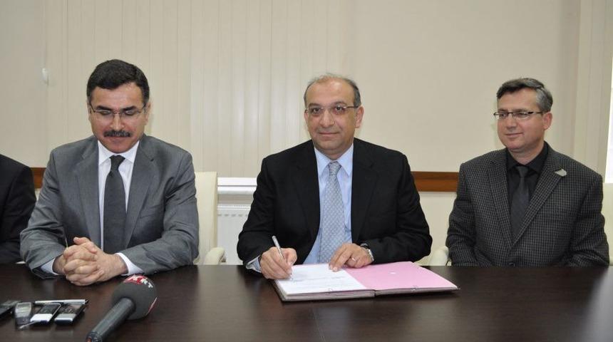 Ege B&ouml;lgesi&rsquo;ndeki El Yazması Eserlerin Toplanacağı M&uuml;ze I&ccedil;in Imzalar Atıldı