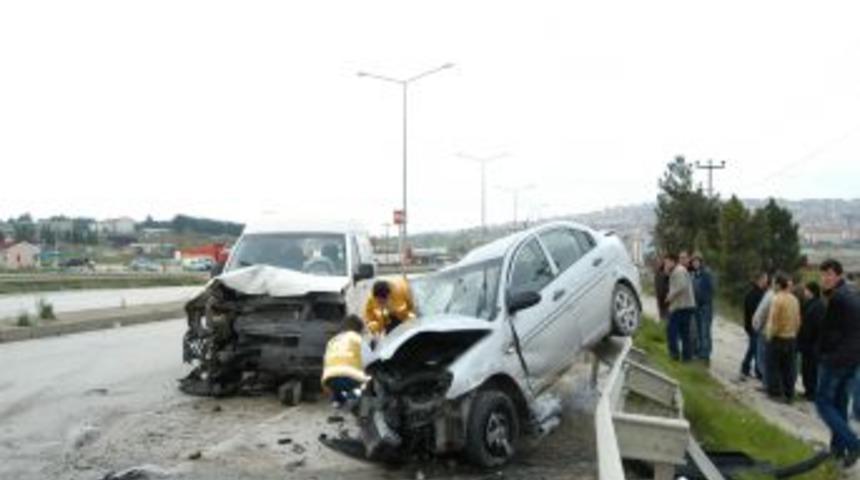 Malkara'da Trafik Kazası: 1 &Ouml;l&uuml;, 2 Yaralı