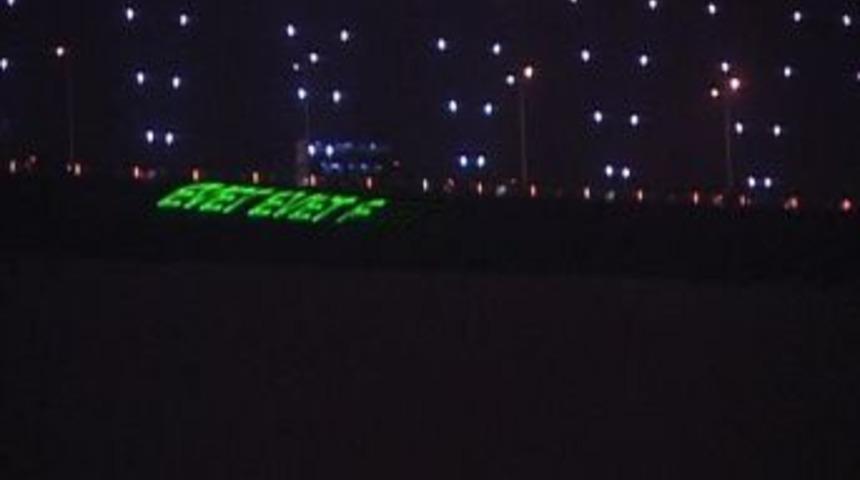 Boğazi&ccedil;i K&ouml;pr&uuml;s&uuml;'nde Lazerli Evlenme Teklifi