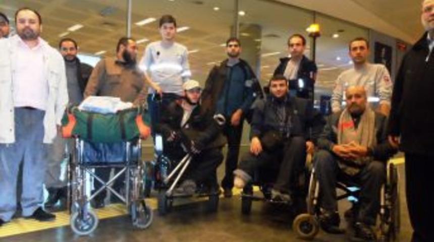 Filistinli Yaralılar Tedavi I&ccedil;in İstanbul'a Getirildi
