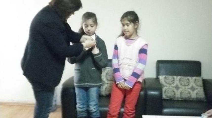 &Ouml;ğrencilerden Kızılay'a Destek&rlm;