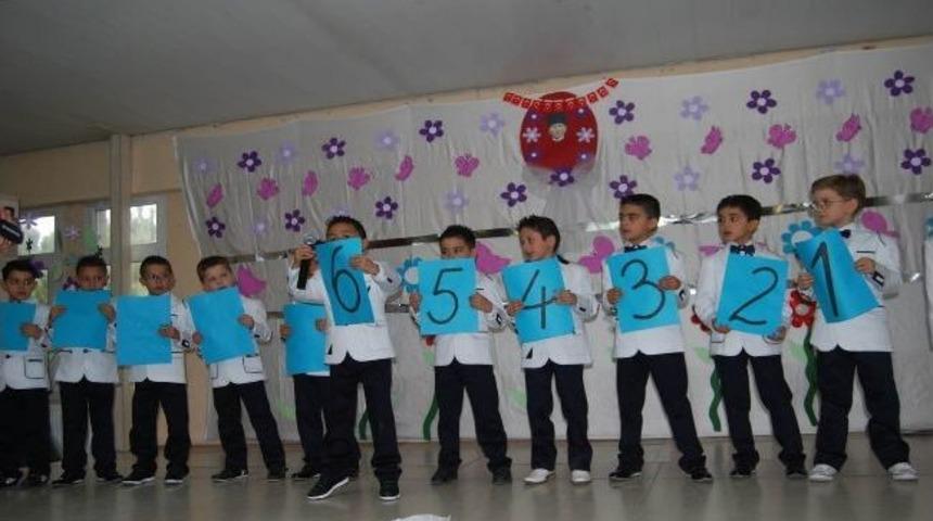 Kula'da Miniklerin Okuma Bayramı Coşkusu