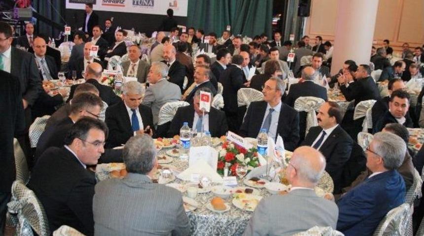 2013 Ekonomi &Ouml;d&uuml;lleri Sahiplerini Buldu