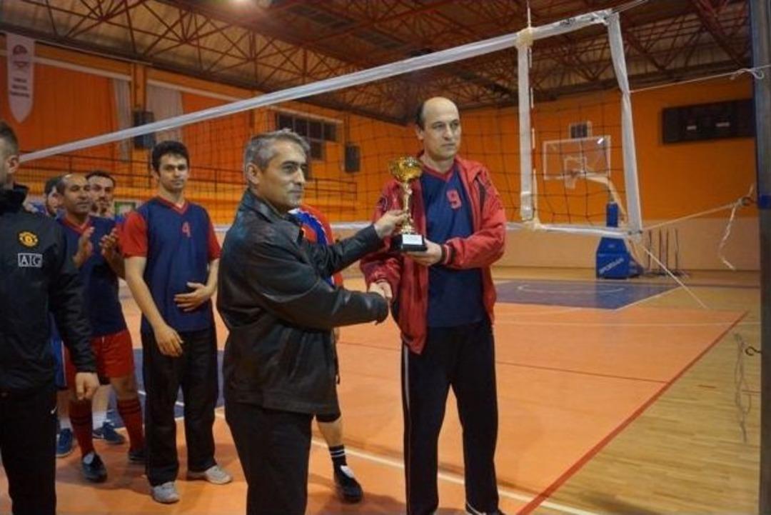 Şark&ouml;y Kaymakamlığı Tarafından D&uuml;zenlenen Kurumlar Arası Valeybol Turnuvası Sonu&ccedil;landı