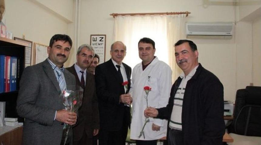 M&uuml;ft&uuml; Turgut, Vatandaşlara Kutlu Doğum G&uuml;l&uuml; Dağıttı