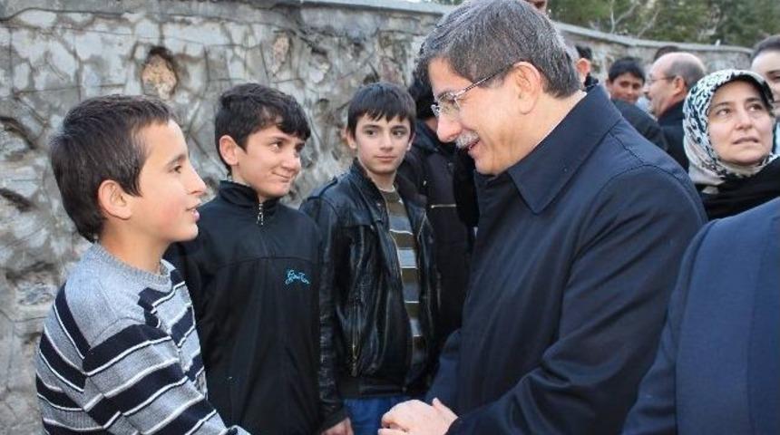 Bakan Davutoğlu&rsquo;nu Şaşırtan Soru