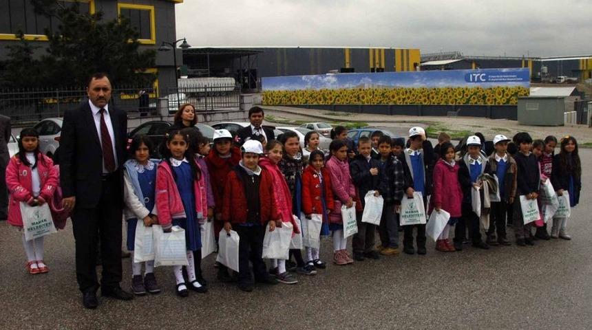 &Ouml;ğrenciler &Ccedil;&ouml;pl&uuml;kte Bilin&ccedil;leniyor