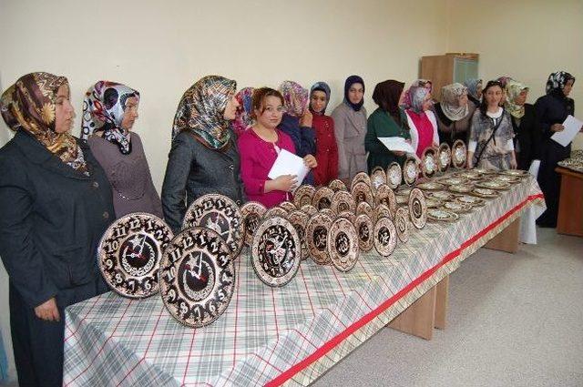 Bakırcılık Kursiyerleri Sertifikalarını Aldı