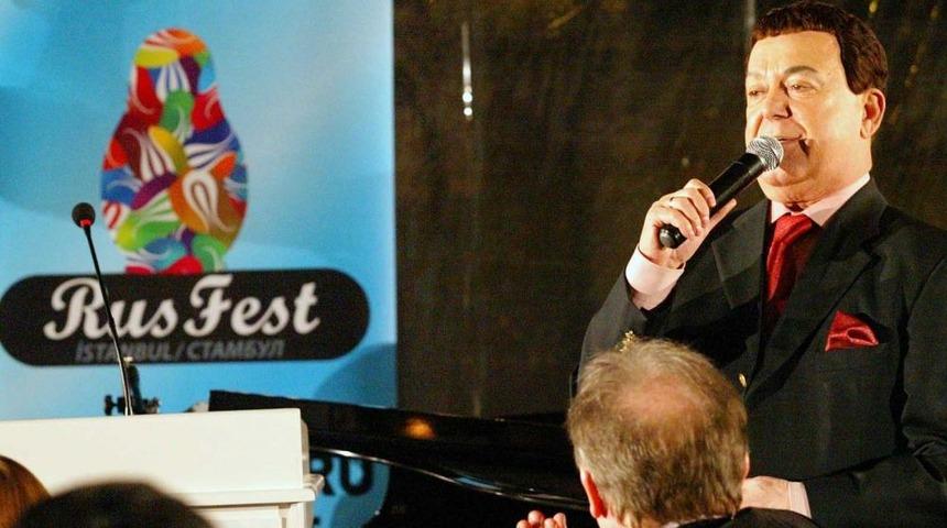 İstanbul Valiliği, Rus K&uuml;lt&uuml;r&uuml; Festivali Katılımcılarına Yemek Verdi