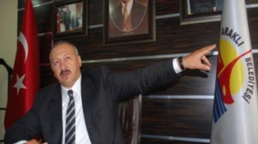 Araklı Belediye Başkanı &Ccedil;ebi, İl&ccedil;eye Yapılan Hizmetleri Anlattı