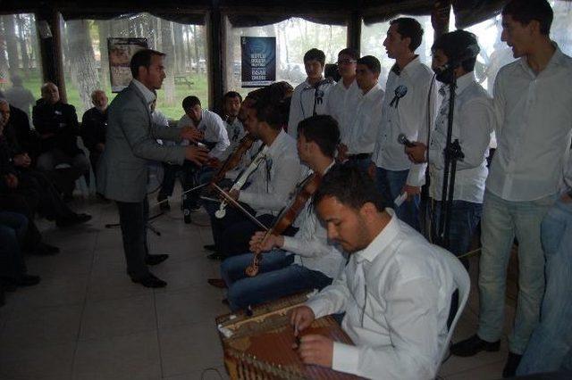 Konferansa Yoğun İlgi