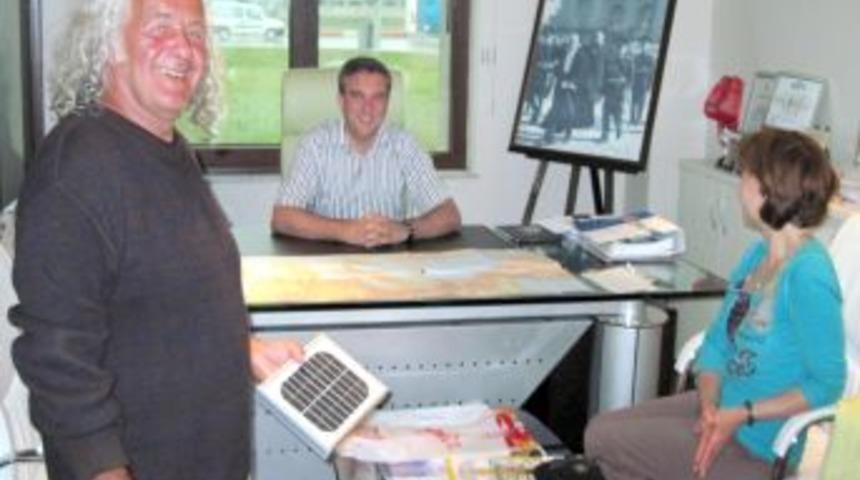 Antin&uuml;kleer Aktivist Lariviere, Antalya G&uuml;neşev&rsquo;de