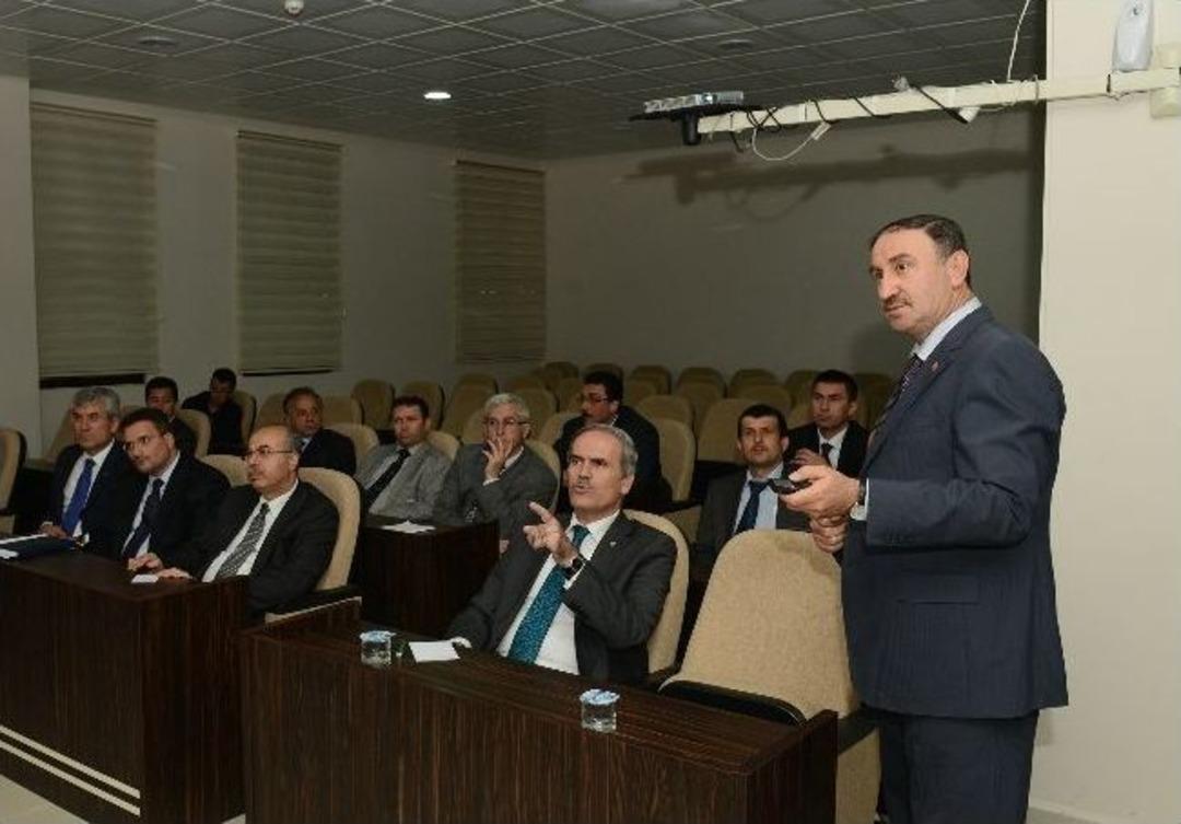 Ova İl&ccedil;elerinde Kalkınma B&uuml;y&uuml;kşehir İle Sağlanacak