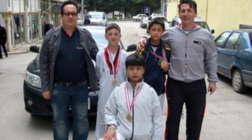 Gediz Mert Yiğit Spor Kul&uuml;b&uuml; Tekvando Takımı T&uuml;rkiye Şampiyonasına Katılacak