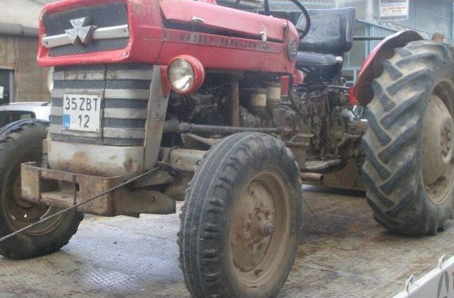 Ödemiş'te Otomobil İle Traktör Çarpıştı: 1 Ölü