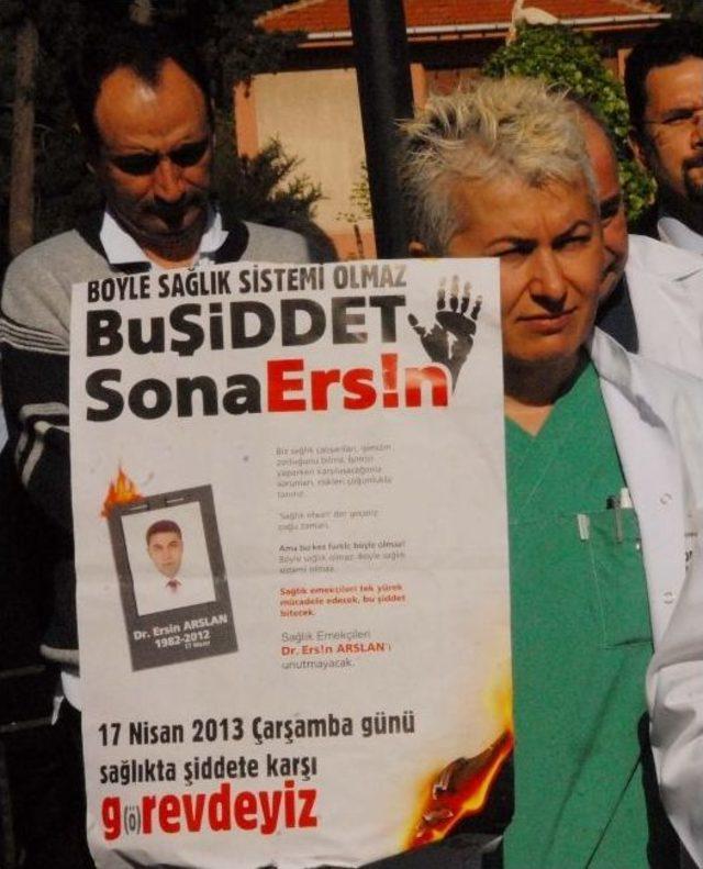 &Ccedil;anakkale&rsquo;de Doktorlar Eylemde 1