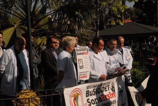 &Ccedil;anakkale&rsquo;de Doktorlar Eylemde 2