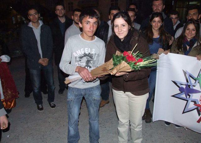 Şavşatlı Minik &Ouml;ğrenciler &Uuml;niversiteli Ağabeyleri Ile Buluştu 2