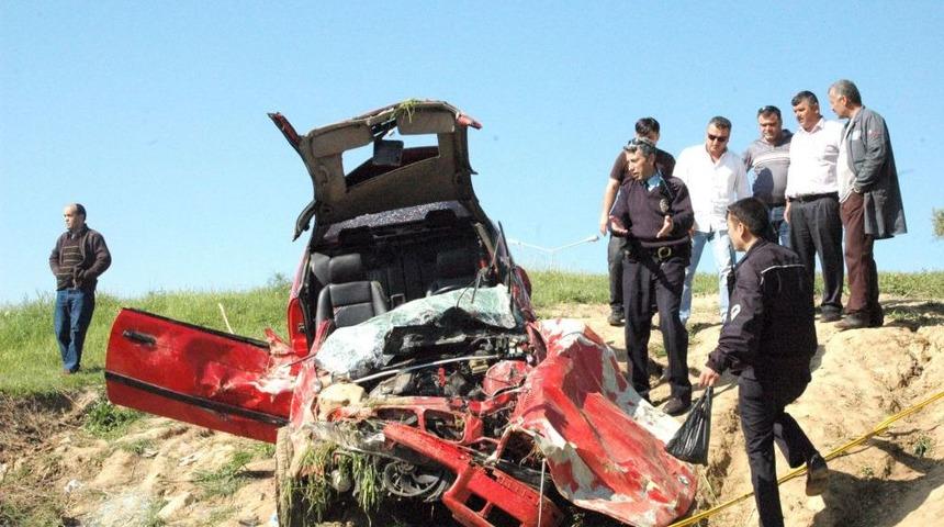 Manavgat'ta Trafik Kazası: 1 &Ouml;l&uuml;, 1 Yaralı